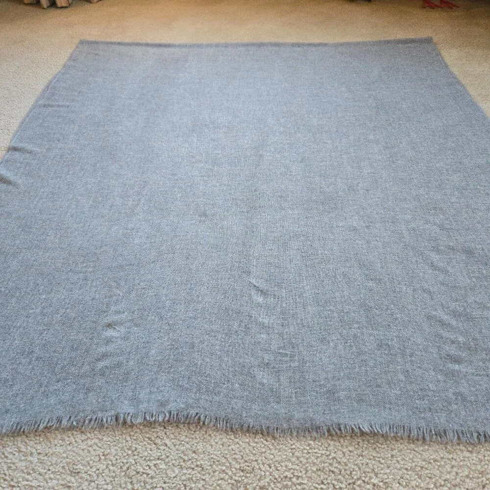 MASSIVE Cashmere Woven Wrap Grey *TINY HOLE*